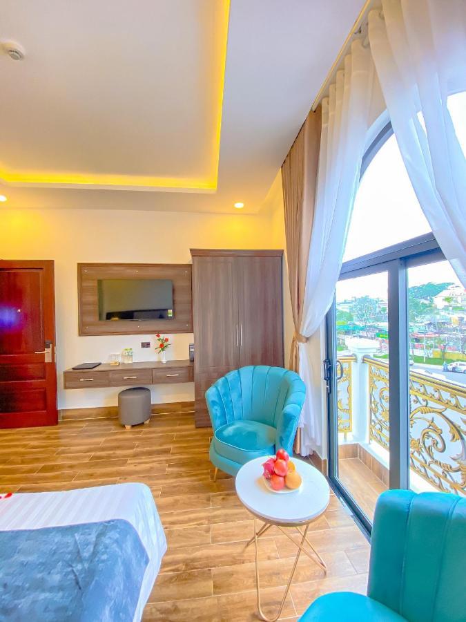 Crown Dalat Hotel エクステリア 写真