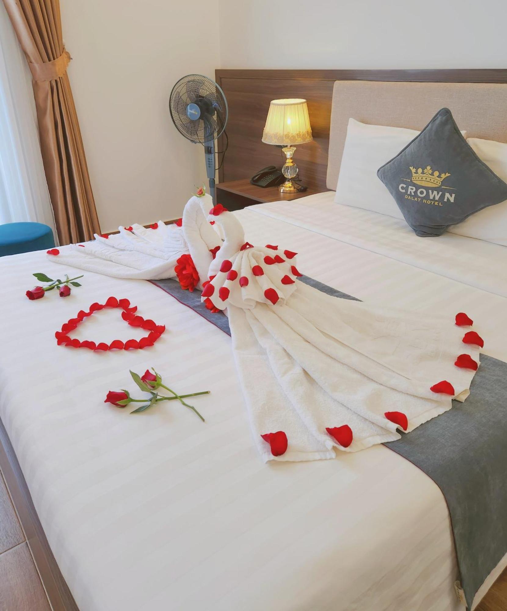 Crown Dalat Hotel エクステリア 写真