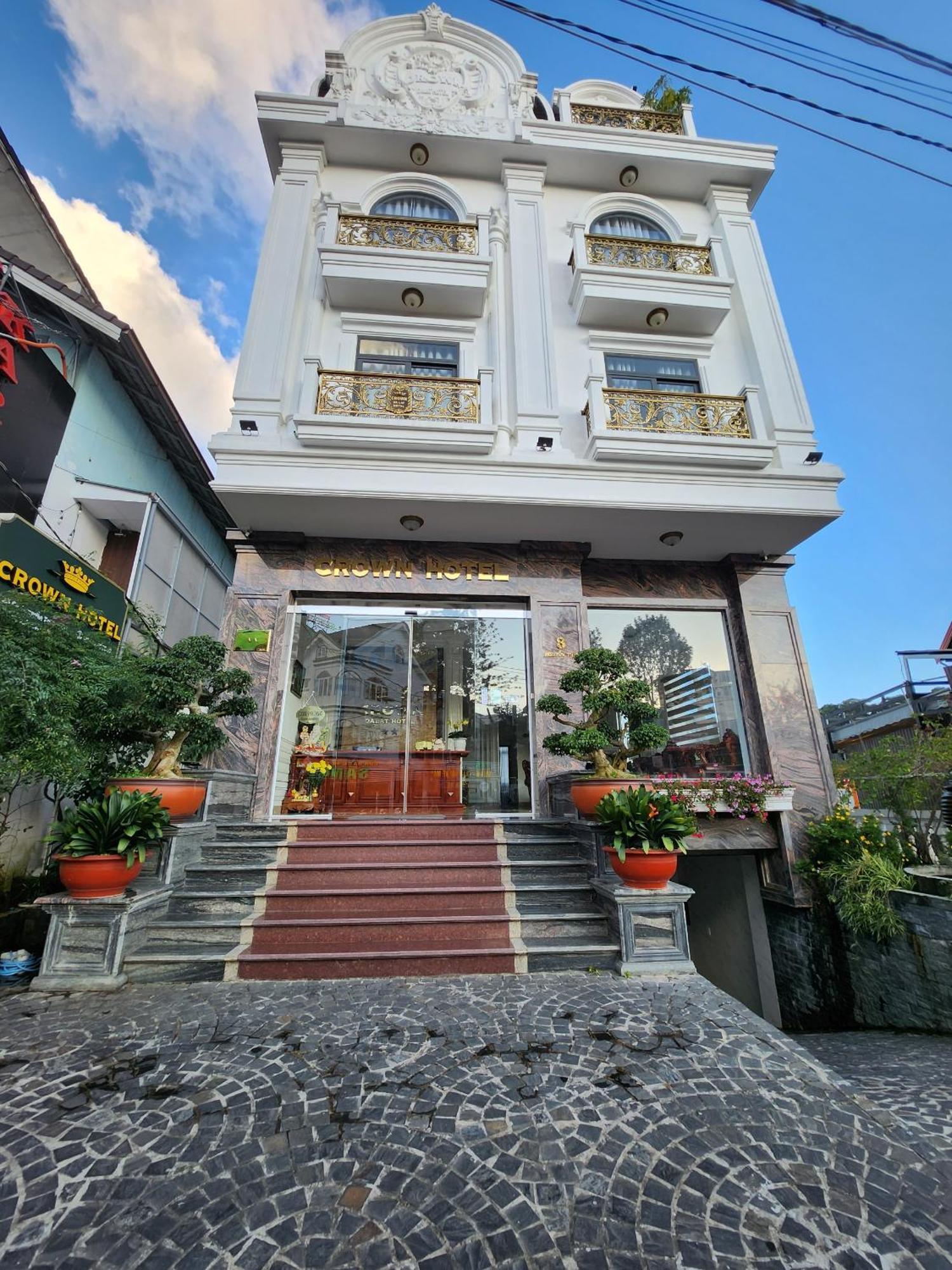 Crown Dalat Hotel エクステリア 写真