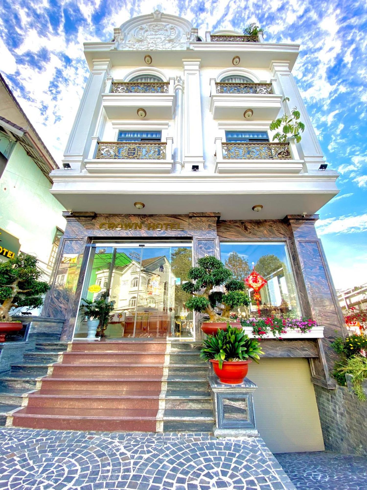 Crown Dalat Hotel エクステリア 写真