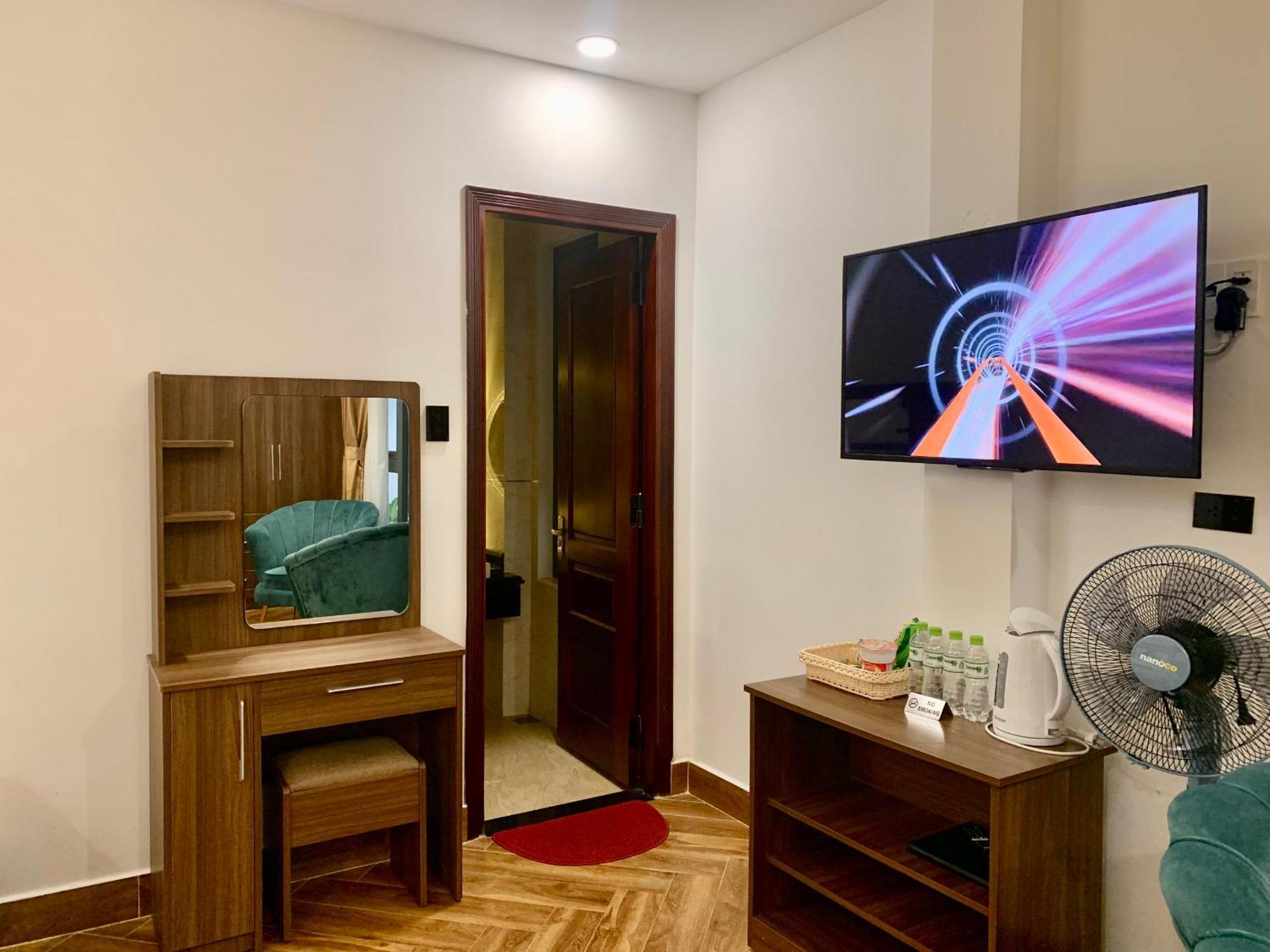 Crown Dalat Hotel エクステリア 写真